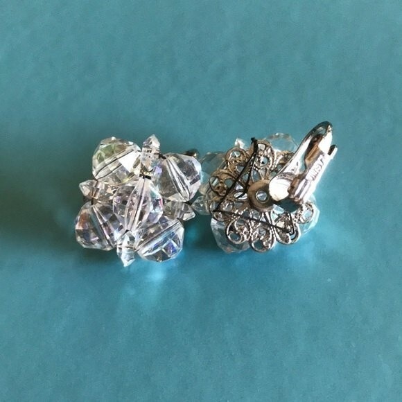 Vintage Aurora Borealis Beaded Crystal Cluster Clip Earrings Silver Tone - Picture 4 of 5